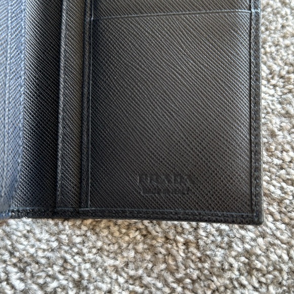 Prada wallet - Picture 4 of 9